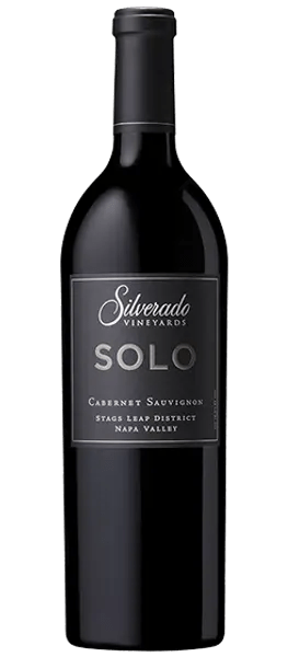 solo cabernet sauvignon 2017 stags leap district bottle shot