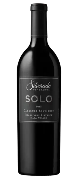 solo cabernet sauvignon 2022 stags leap district bottle shot